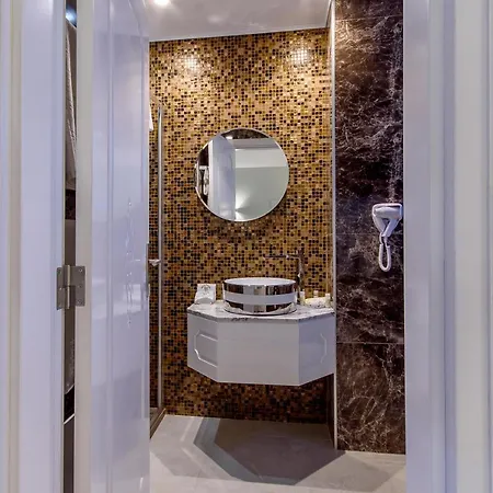 Mariazinha Charming ポルティマン