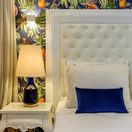 Mariazinha Charming 2*