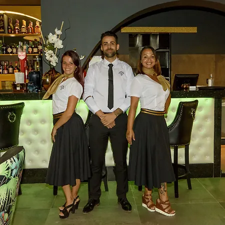 Mariazinha Charming 2*